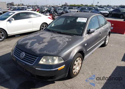 2003 Volkswagen Passat z USA, uszkodzony, nr VIN WVWMC63B13P276088